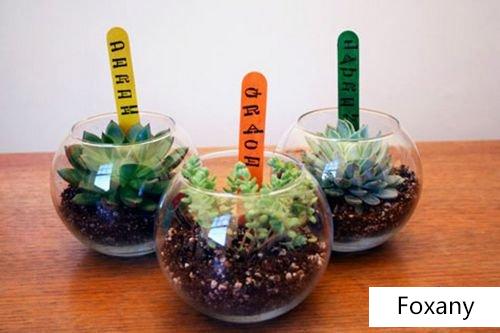 Want to decorate something on the wall?So this tin DIY idea would be a good choice