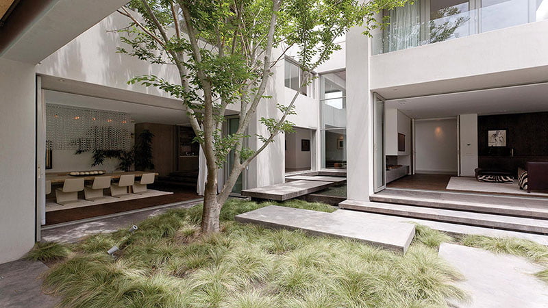 51 Captivating Courtyard Designs That Make Us Go Wow